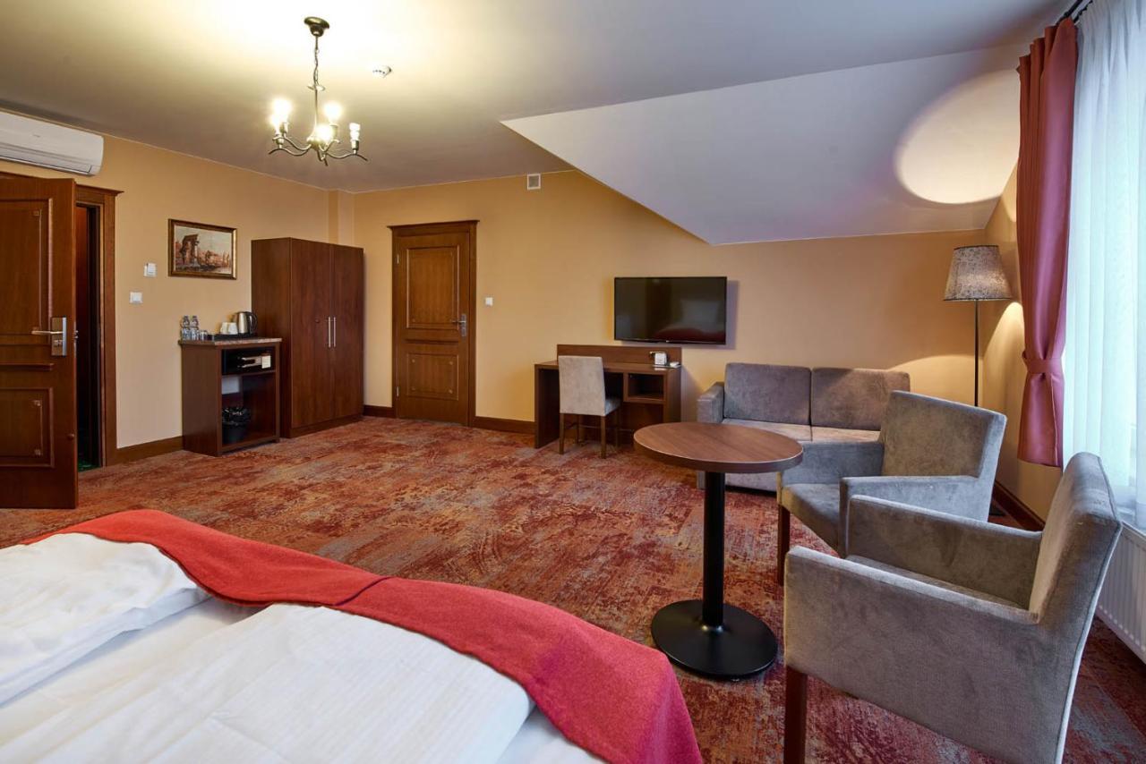 Hotel Dwor Galicja Stalowa Wola Kültér fotó
