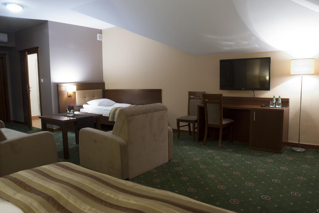 Hotel Dwor Galicja Stalowa Wola Kültér fotó