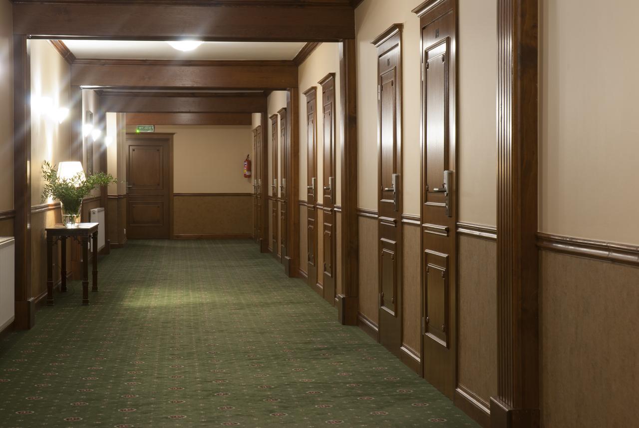 Hotel Dwor Galicja Stalowa Wola Kültér fotó